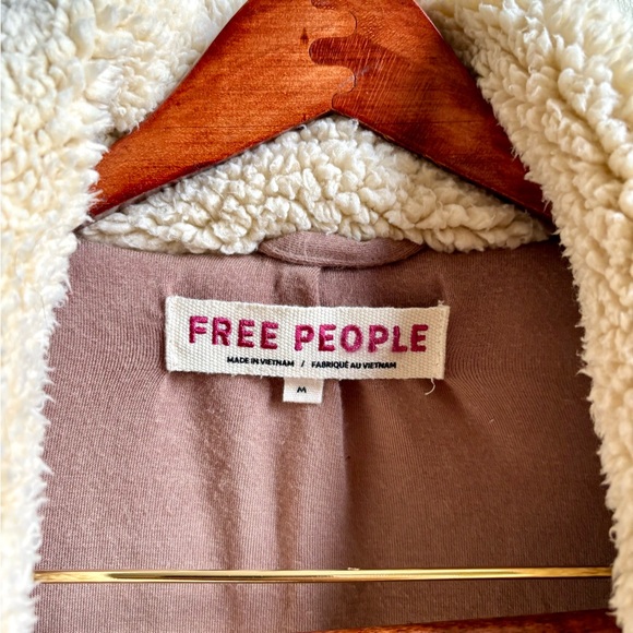 Free People Sherpa jacket medium - Picture 3 of 4